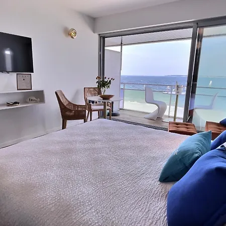 Sur L'O Studio: Beachfront Panoramic Sea View Concarneau Exterior photo