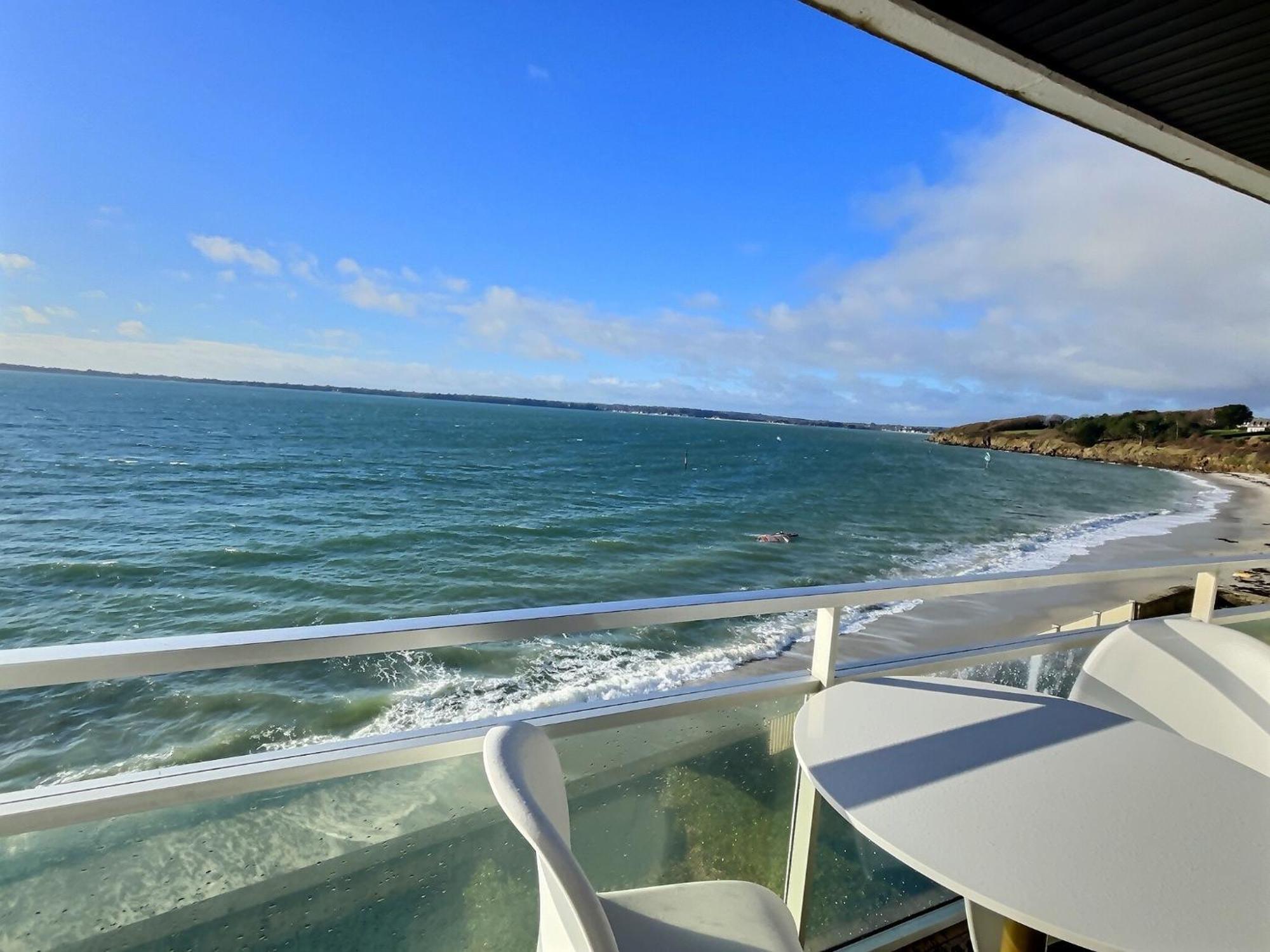 Sur L'o Studio: Beachfront Panoramic Sea View Apartment *