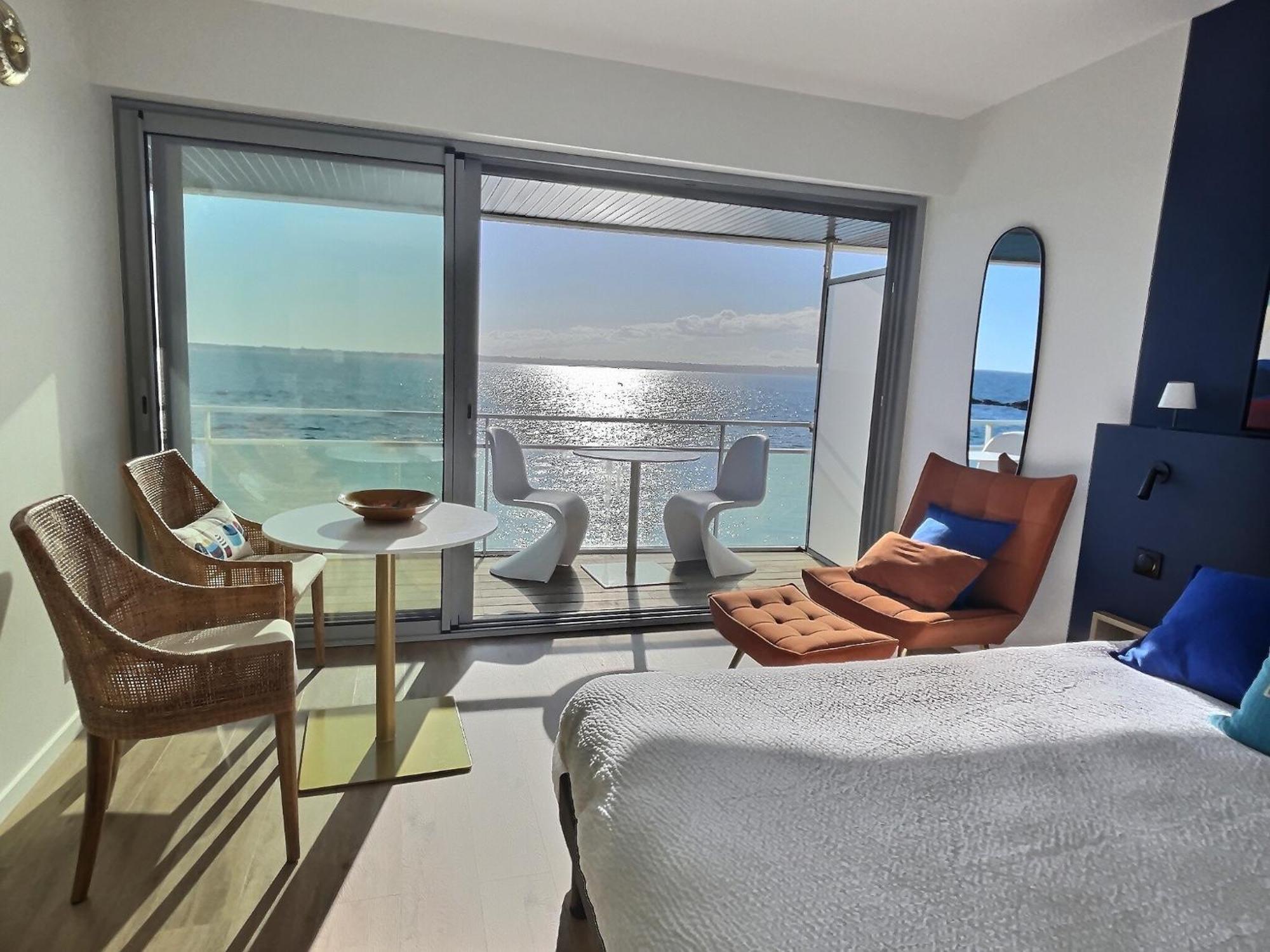 Sur L'o Studio: Beachfront Panoramic Sea View Concarneau