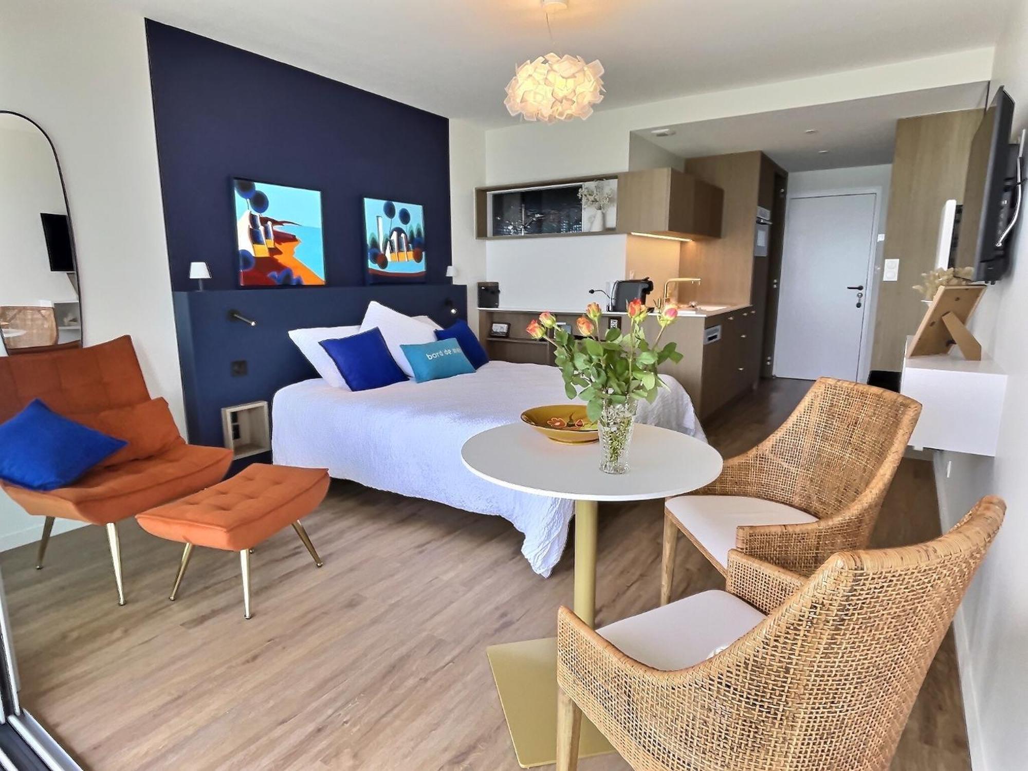 Apartment Sur L'o Studio: Beachfront Panoramic Sea View